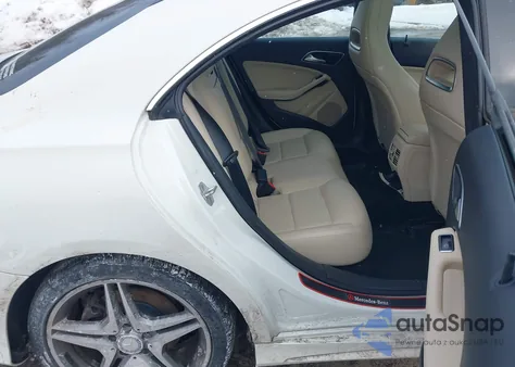 2015 Mercedes-Benz Cla 250 4Matic z USA, uszkodzony, nr VIN WDDSJ4GB6FN174127